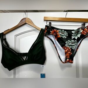 CUPSHE bikini NWT size Medium beautiful green top with floral bottoms.